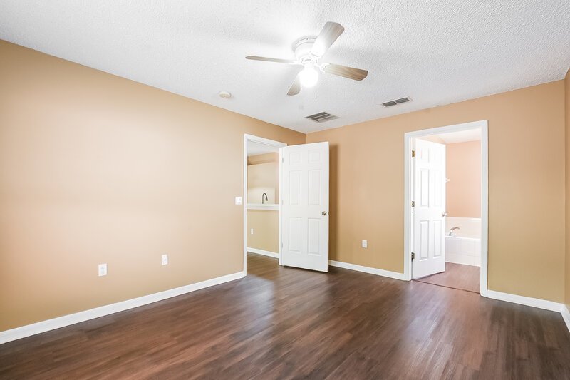 1,890/Mo, 30400 Pga Dr Sorrento, FL 32776 Main Bedroom View