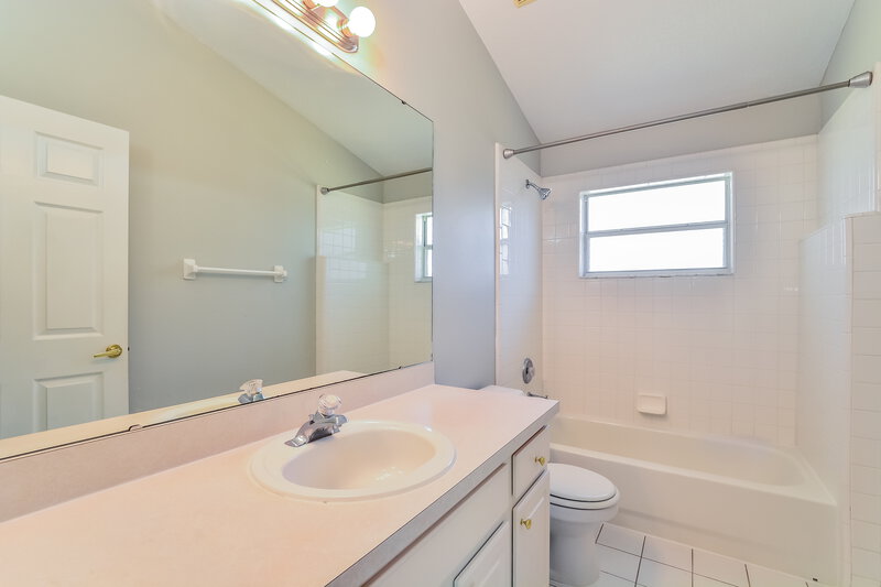 2,240/Mo, 2297 Blake Way Ocoee, FL 34761 Bathroom View