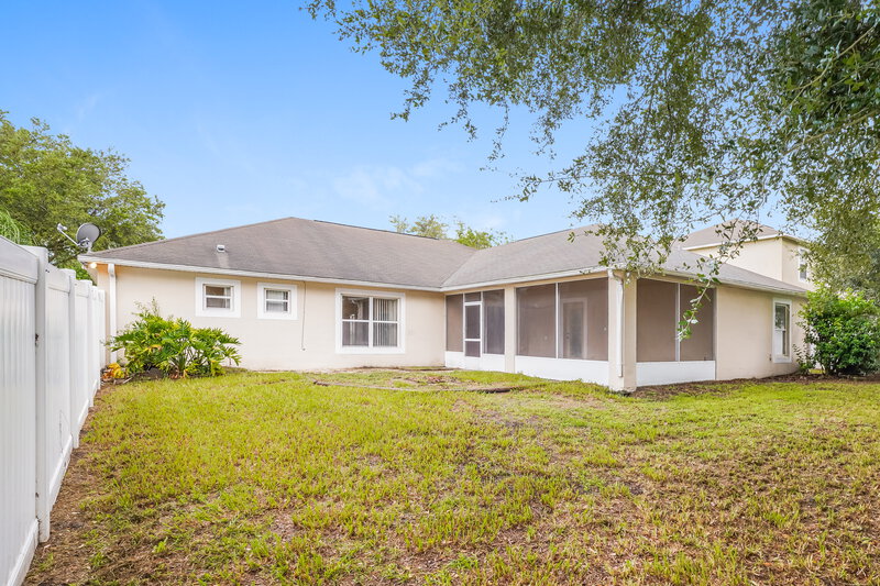 3,130/Mo, 1810 Torrington Dr Mascotte, FL 34753 Rear View