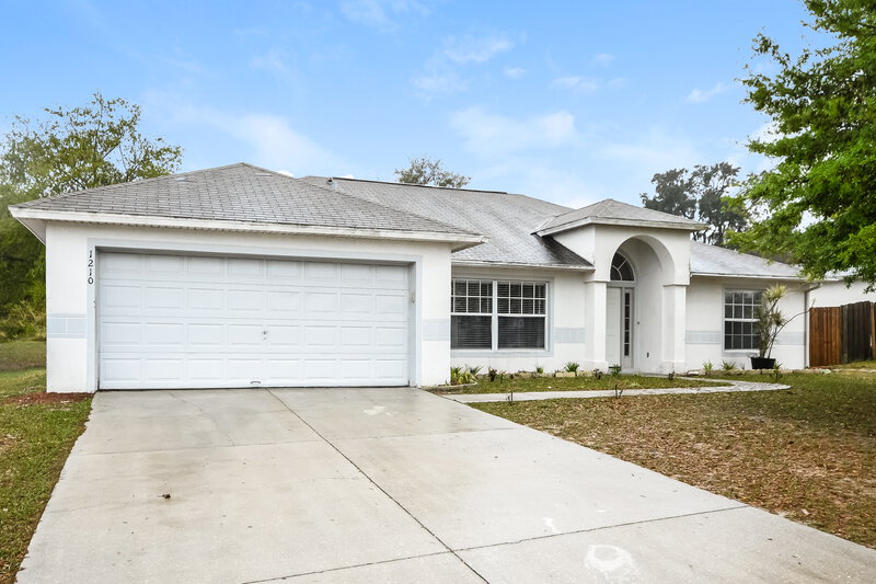 2,045/Mo, 1210 Demoiselle St Groveland, FL 34736 Front View