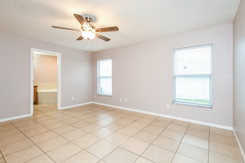 2,045/Mo, 1210 Demoiselle St Groveland, FL 34736 Main Bedroom View