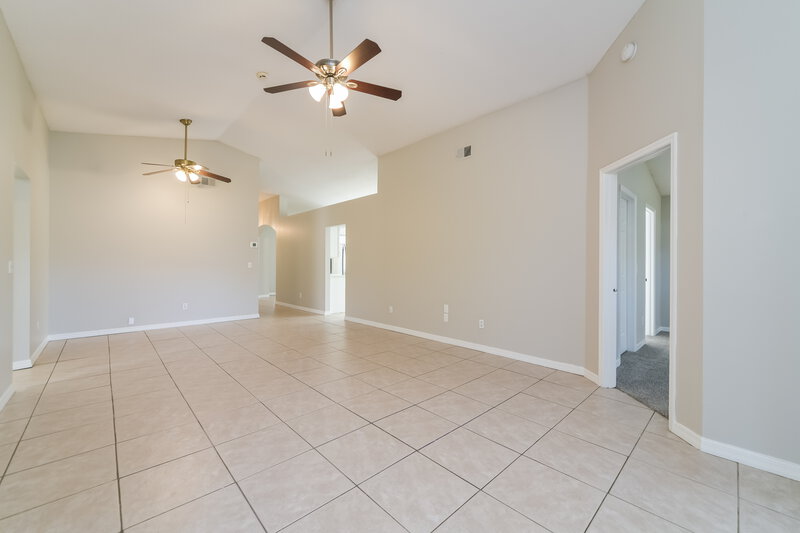 1,995/Mo, 1316 Whitewood Way Clermont, FL 34714 Living Room View 2