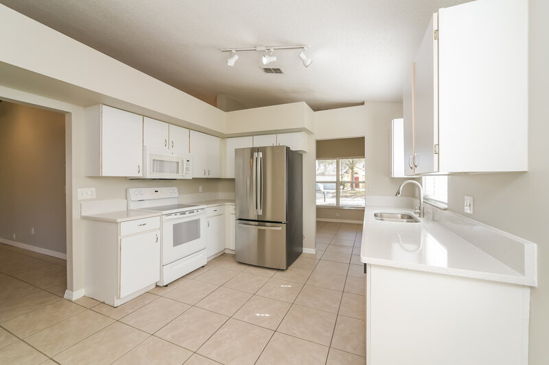 1,995/Mo, 1316 Whitewood Way Clermont, FL 34714 Kitchen View