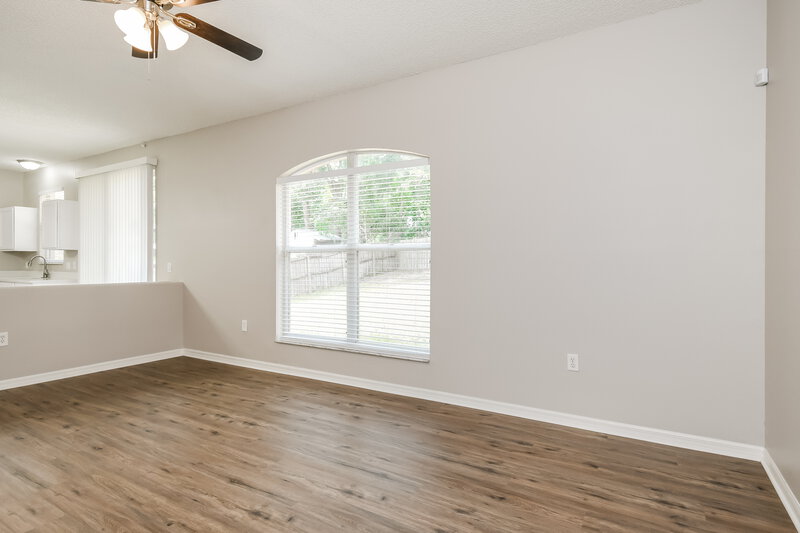 2,660/Mo, 6514 Pomeroy Cir Orlando, FL 32810 Family Room View