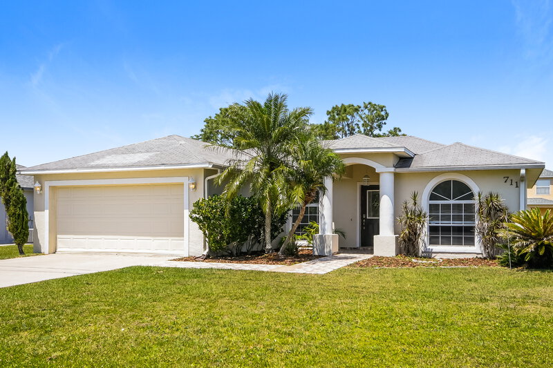 1,685/Mo, 711 Pelican Ct Poinciana, FL 34759 Front View