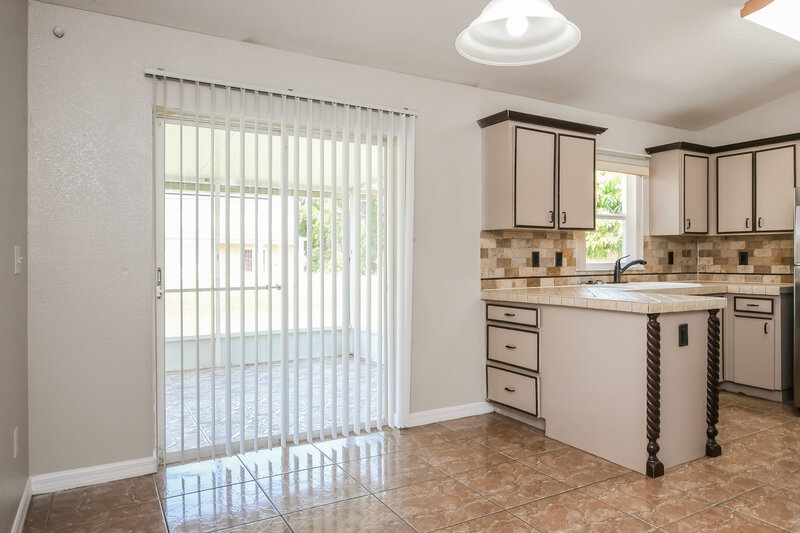 1,685/Mo, 711 Pelican Ct Poinciana, FL 34759 Dining Room View