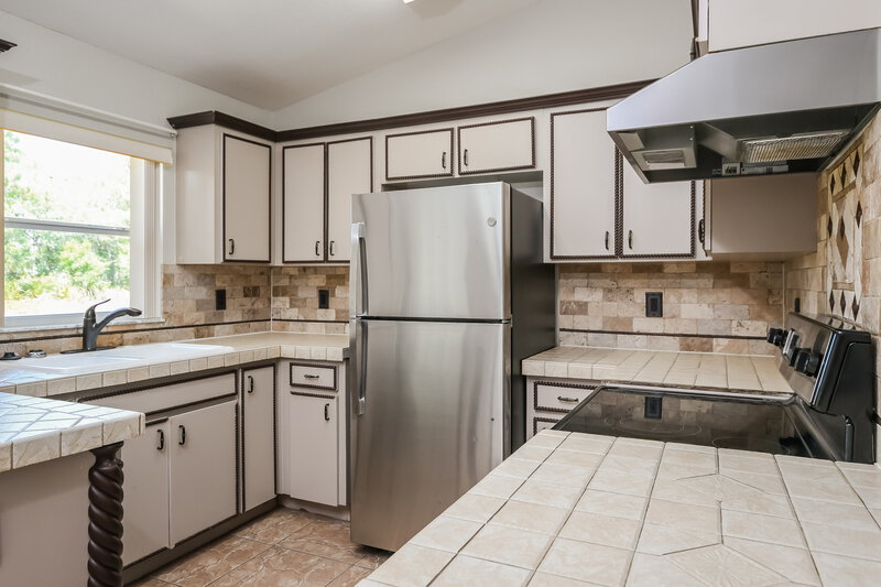 1,685/Mo, 711 Pelican Ct Poinciana, FL 34759 Kitchen View
