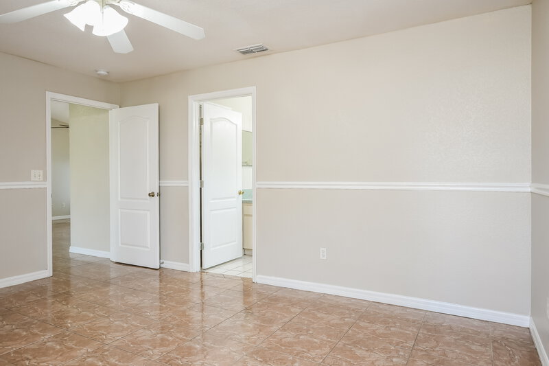 1,685/Mo, 711 Pelican Ct Poinciana, FL 34759 Main Bedroom View 2