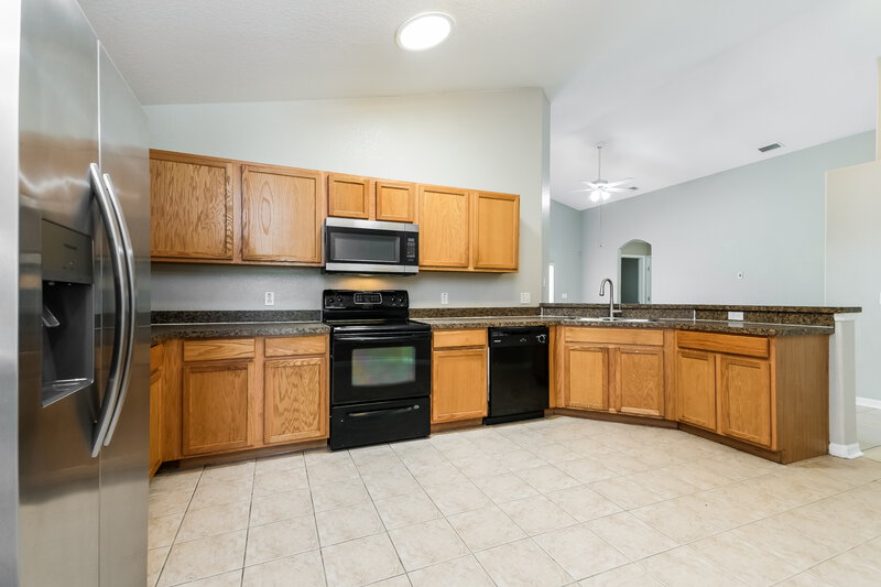 1,780/Mo, 202 Towerview Dr E Haines City, FL 33844 Kitchen View