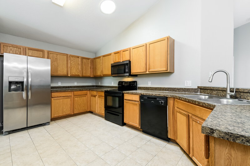 1,780/Mo, 202 Towerview Dr E Haines City, FL 33844 Kitchen View 2
