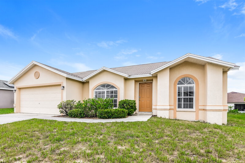 1,850/Mo, 338 Arlington Cir Haines City, FL 33844 Front View