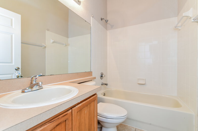 1,850/Mo, 338 Arlington Cir Haines City, FL 33844 Bathroom View