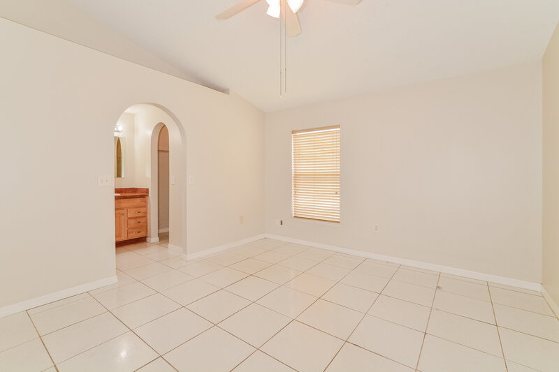 2,295/Mo, 8684 Foley Dr Orlando, FL 32825 Main Bedroom View 2