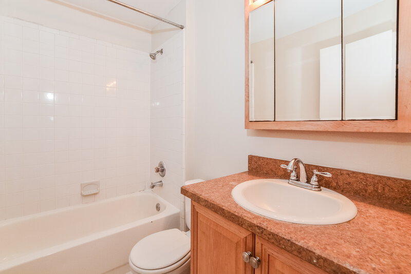 2,295/Mo, 8684 Foley Dr Orlando, FL 32825 Bathroom View