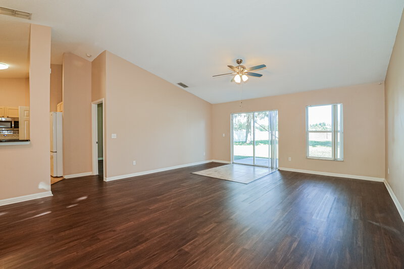 2,140/Mo, 1451 Stoneywood Way Apopka, FL 32712 Living Room View 2