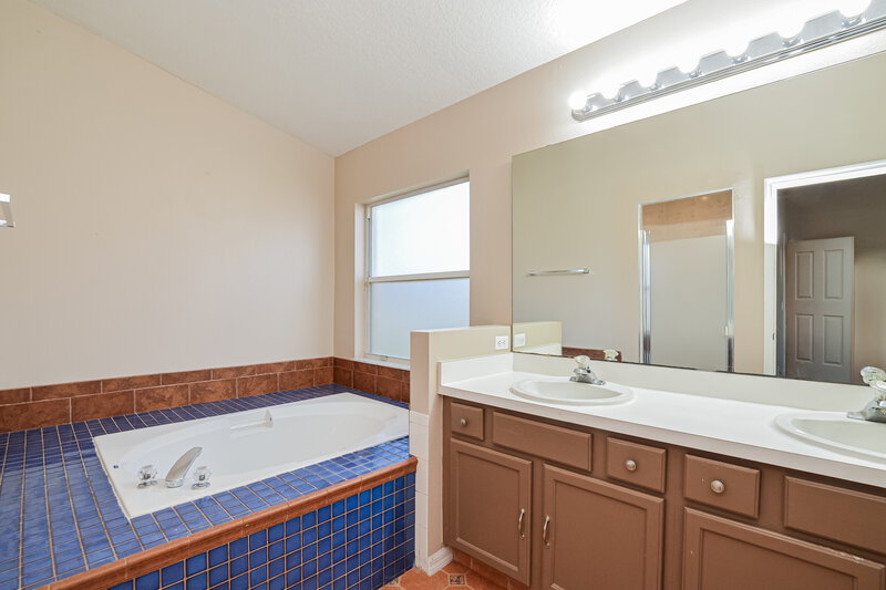 2,140/Mo, 1451 Stoneywood Way Apopka, FL 32712 Main Bathroom View