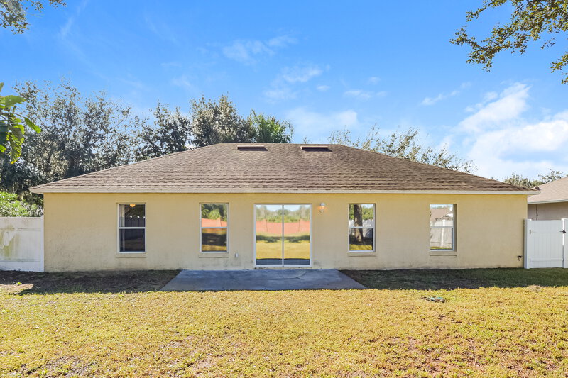 2,140/Mo, 1451 Stoneywood Way Apopka, FL 32712 Rear View