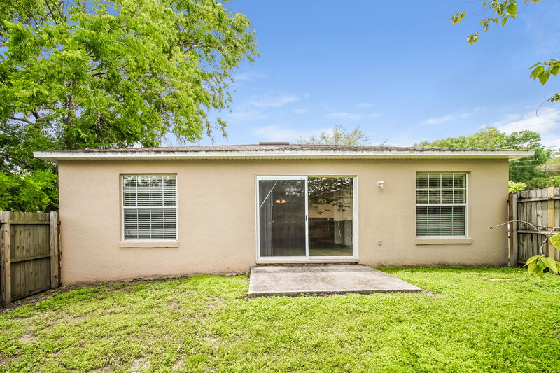2,170/Mo, 2148 Section Dr Apopka, FL 32703 Rear View