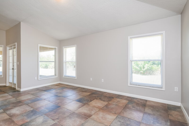 1,900/Mo, 329 Clermont Dr Kissimmee, FL 34759 Family Room View