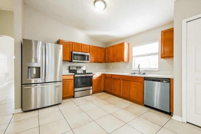 2,500/Mo, 2757 Amaya Ter Lake Mary, FL 32746 Kitchen View