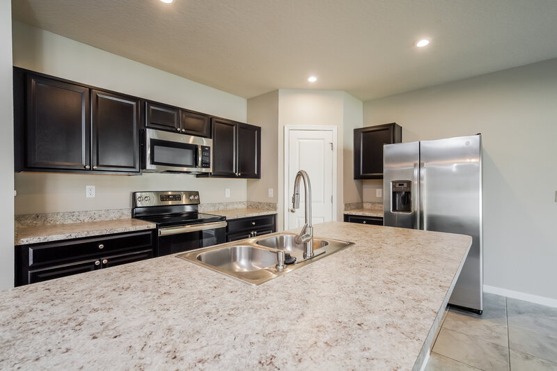 2,115/Mo, 1366 Haines Dr Winter Haven, FL 33881 Kitchen View 2