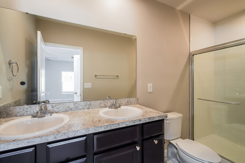 2,115/Mo, 1366 Haines Dr Winter Haven, FL 33881 Main Bathroom View