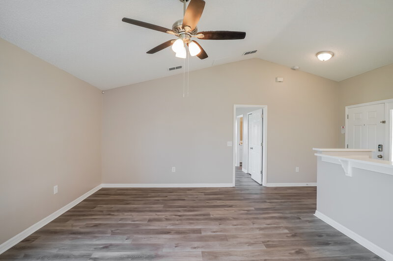 1,960/Mo, 5537 Willow Bend Trl Kissimmee, FL 34758 Living Room View 2