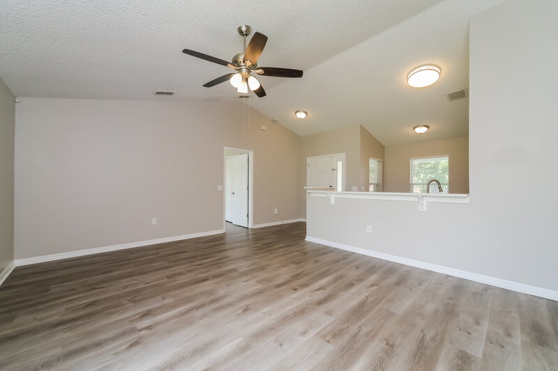 1,955/Mo, 5537 Willow Bend Trl Kissimmee, FL 34758 Living Room View 3