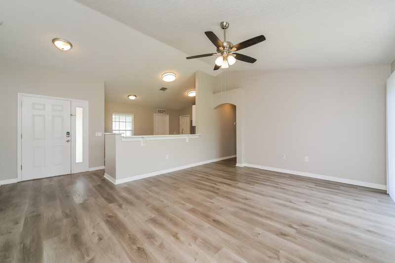 1,955/Mo, 5537 Willow Bend Trl Kissimmee, FL 34758 Living Room View 4