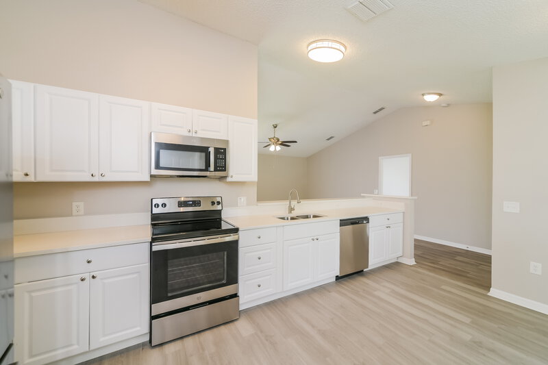 1,955/Mo, 5537 Willow Bend Trl Kissimmee, FL 34758 Kitchen View