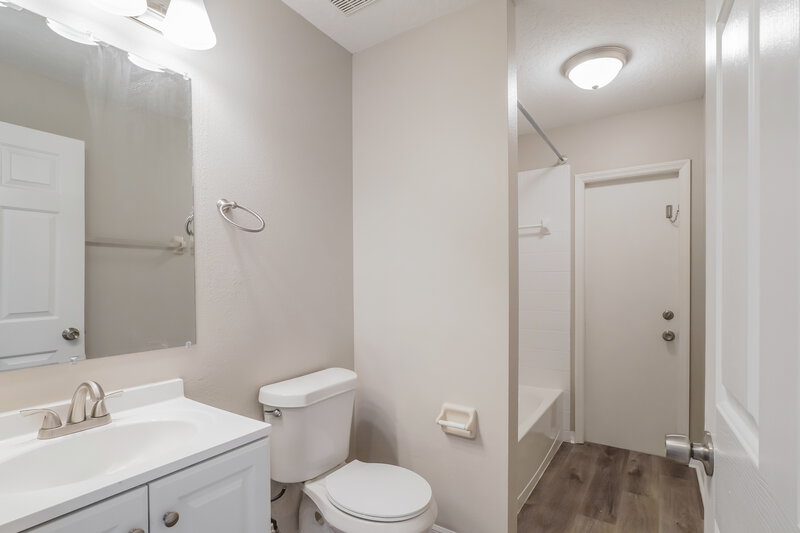 1,960/Mo, 5537 Willow Bend Trl Kissimmee, FL 34758 Bathroom View
