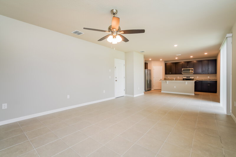 2,025/Mo, 1022 Oak Valley Drive Auburndale, FL 33823 Living Room View