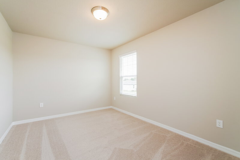 2,025/Mo, 1022 Oak Valley Drive Auburndale, FL 33823 Bedroom View 3