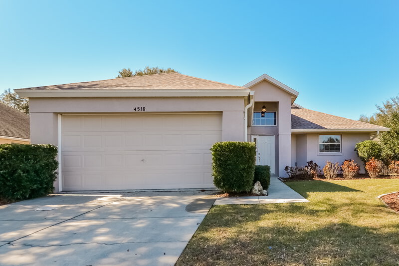 2,050/Mo, 4510 Abaco Dr Tavares, FL 32778 External View