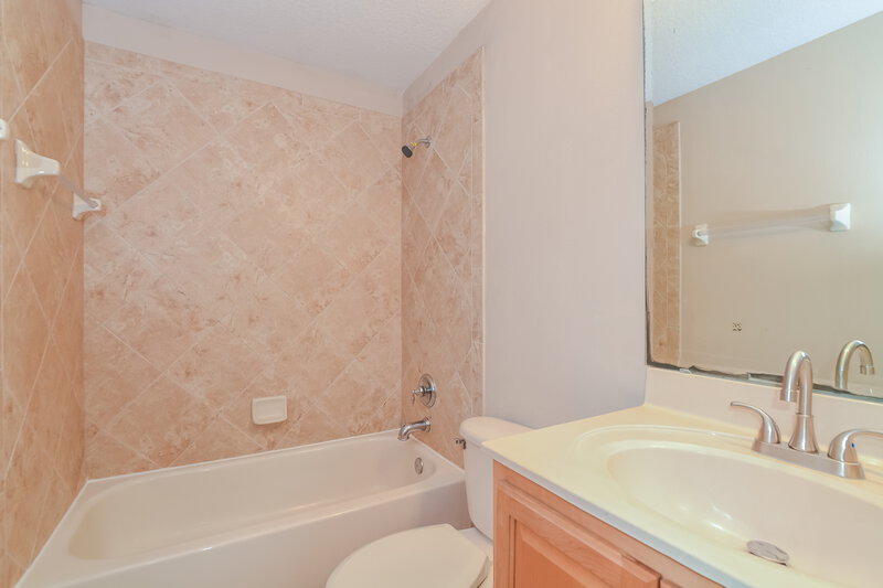2,770/Mo, 1239 Juniper Hammock St Winter Garden, FL 34787 Bathroom View 2