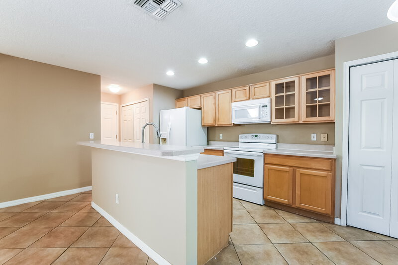 2,210/Mo, 2010 Stone Abbey Blvd Orlando, FL 32828 Kitchen View