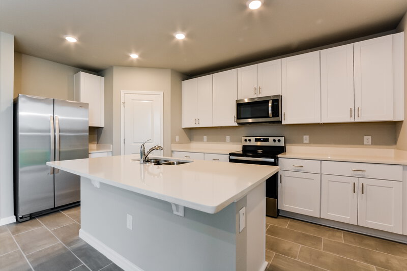 2,275/Mo, 1510 Branchwood Ln Auburndale, FL 33823 Kitchen View