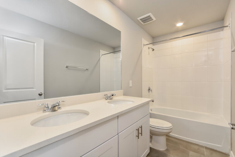 2,275/Mo, 1510 Branchwood Ln Auburndale, FL 33823 Bathroom View