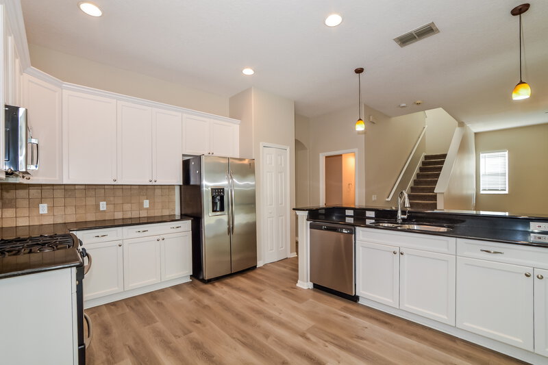 3,320/Mo, 13154 Sunkiss Loop Windermere, FL 34786 Kitchen View 2