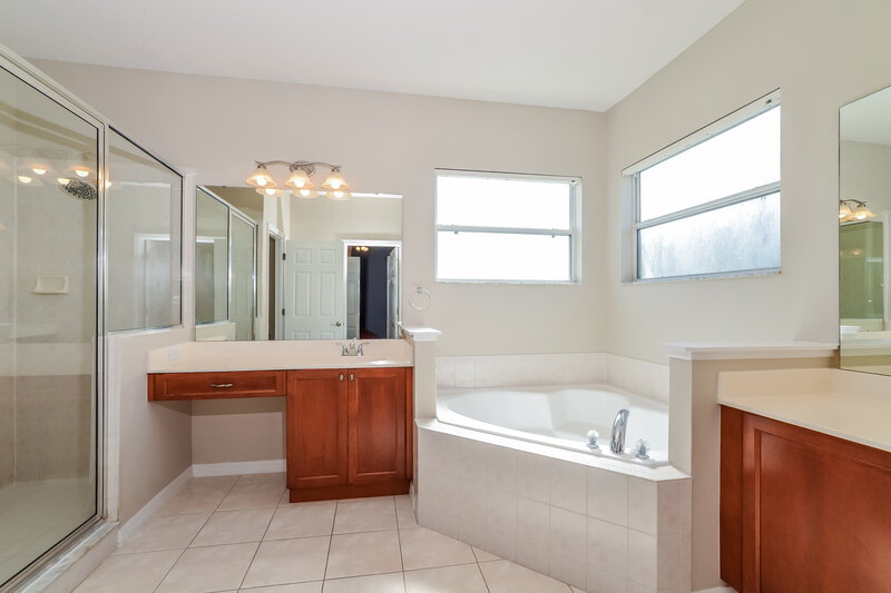 3,320/Mo, 13154 Sunkiss Loop Windermere, FL 34786 Main Bathroom View