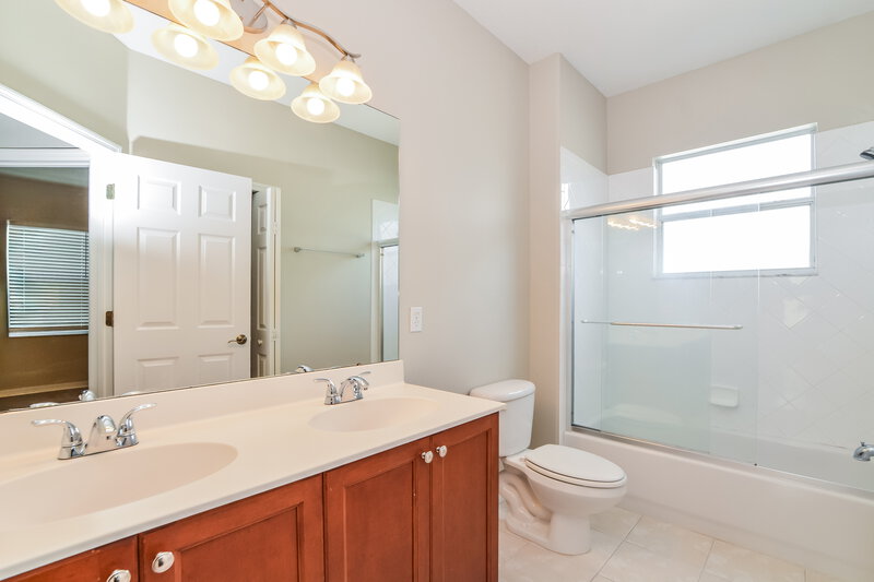 3,320/Mo, 13154 Sunkiss Loop Windermere, FL 34786 Bathroom View