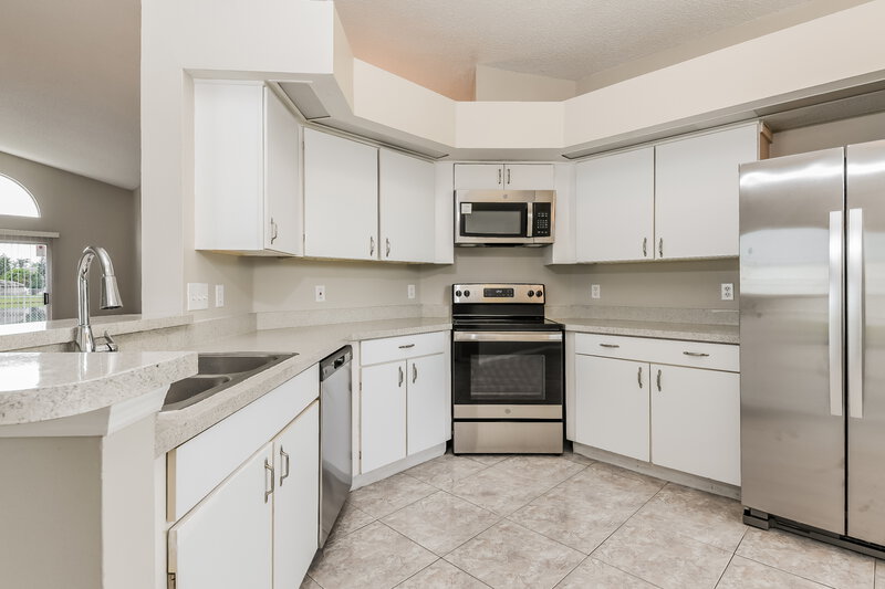 2,135/Mo, 1420 Brook Hollow Dr Orlando, FL 32824 Kitchen View