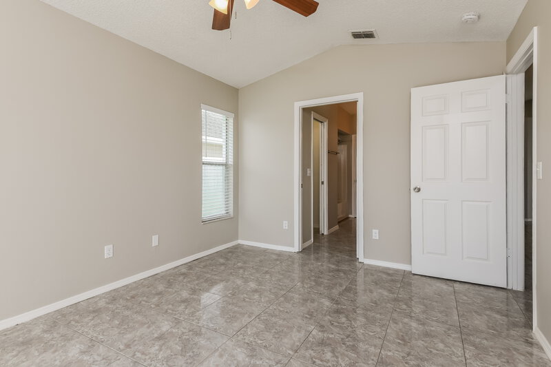 2,135/Mo, 1420 Brook Hollow Dr Orlando, FL 32824 Main Bedroom View 2