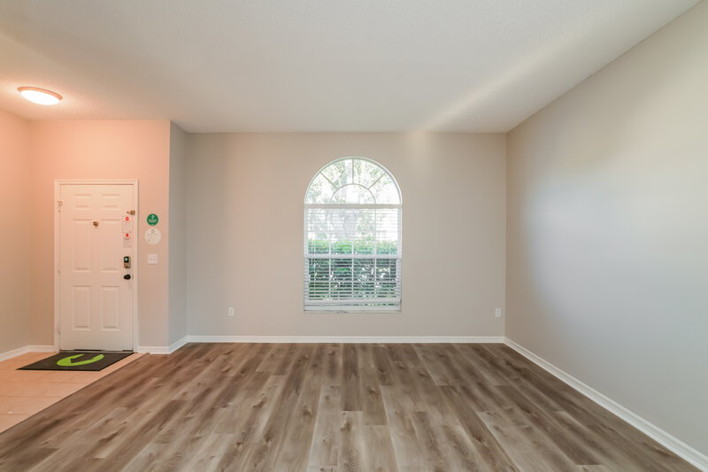 2,270/Mo, 14523 Lake Underhill Rd Orlando, FL 32828 Living Room View