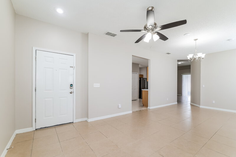 2,075/Mo, 549 Symphony Pl Davenport, FL 33896 Foyer View