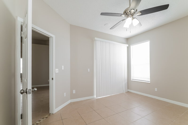 2,075/Mo, 549 Symphony Pl Davenport, FL 33896 Main Bedroom View 2