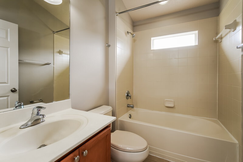 2,275/Mo, 3654 Bristol Cove Ln Saint Cloud, FL 34772 Bathroom View
