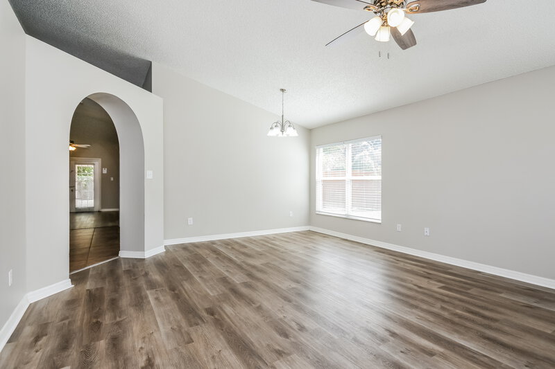 2,140/Mo, 652 Sitka Ct Apopka, FL 32703 Living Room View