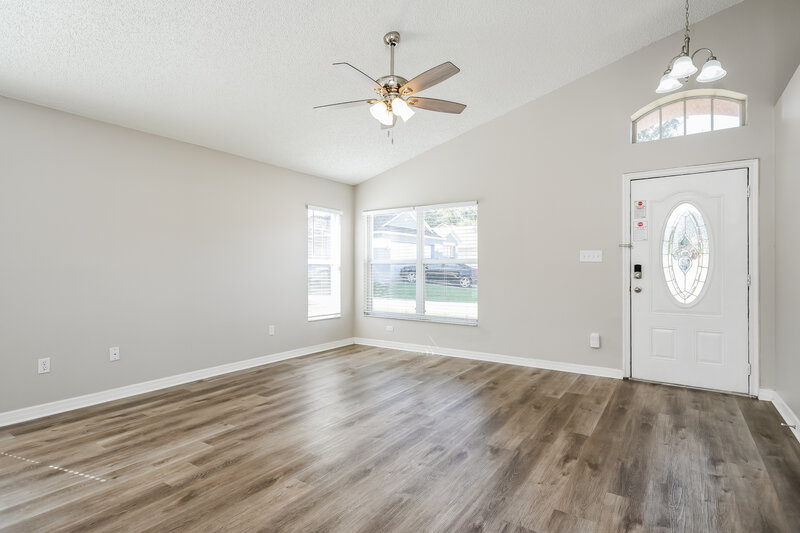 2,140/Mo, 652 Sitka Ct Apopka, FL 32703 Living Room View 2