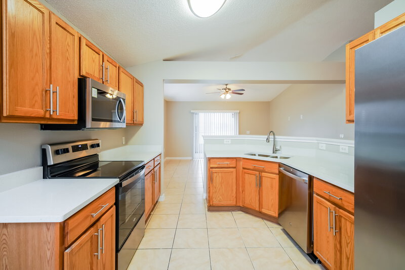 2,535/Mo, 2338 Andrews Valley Dr Kissimmee, FL 34758 Kitchen View 2